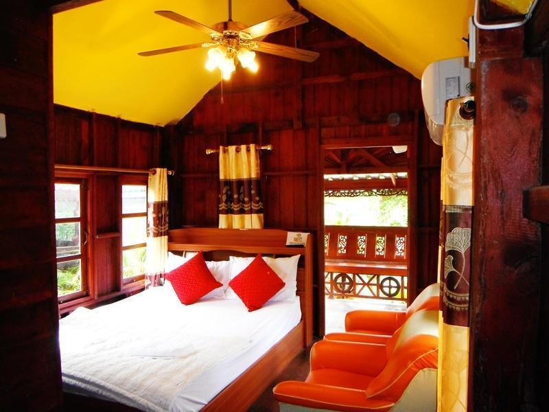 Suksomjai Hotel Rayong Quarto foto