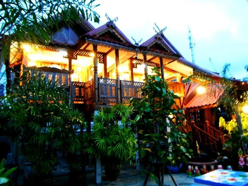 Suksomjai Hotel Rayong Exterior foto