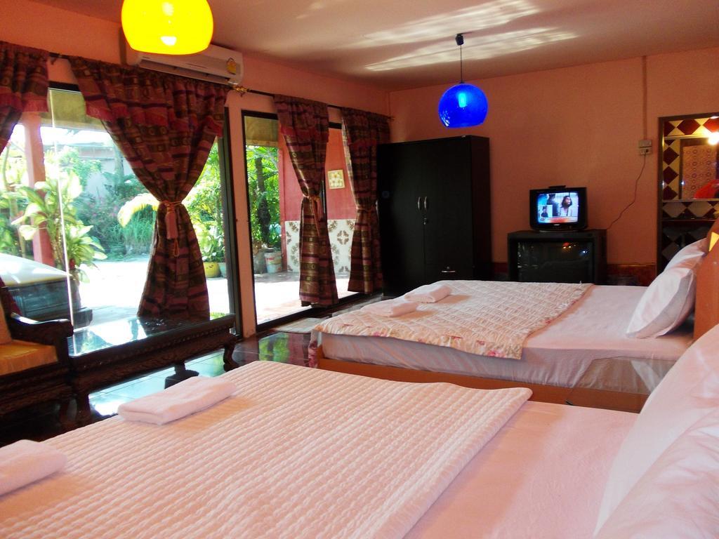 Suksomjai Hotel Rayong Quarto foto